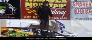 200809dthundermtn_01